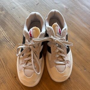 New Balance CT302 Beige and Black - Size 7.5